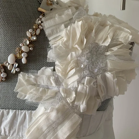 🔥🥰🔥🥰 Brunello Cucinelli one shoulder ivory gown size M - Picture 6 of 16